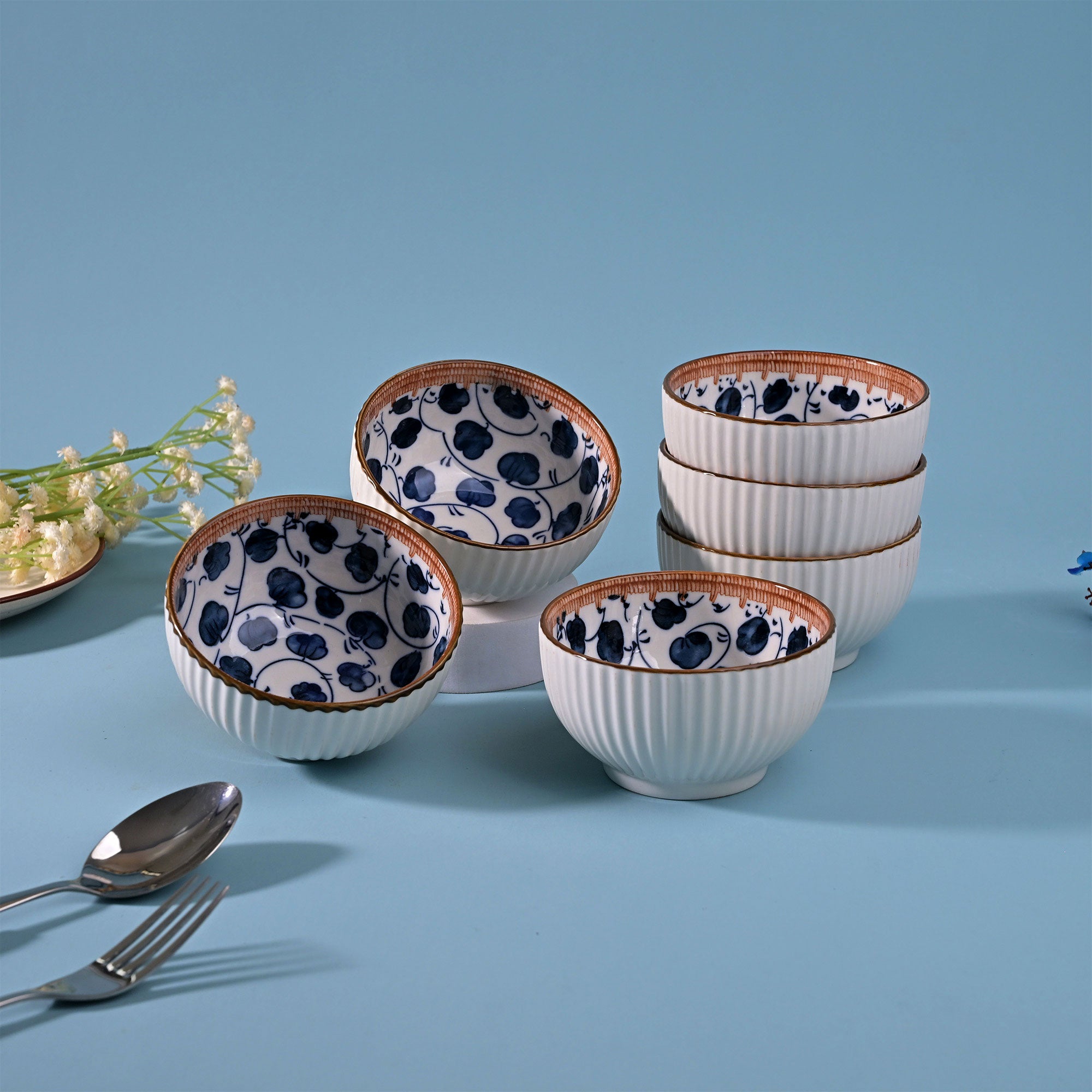 Elegant hand-painted ribbed porcelain bowl set


