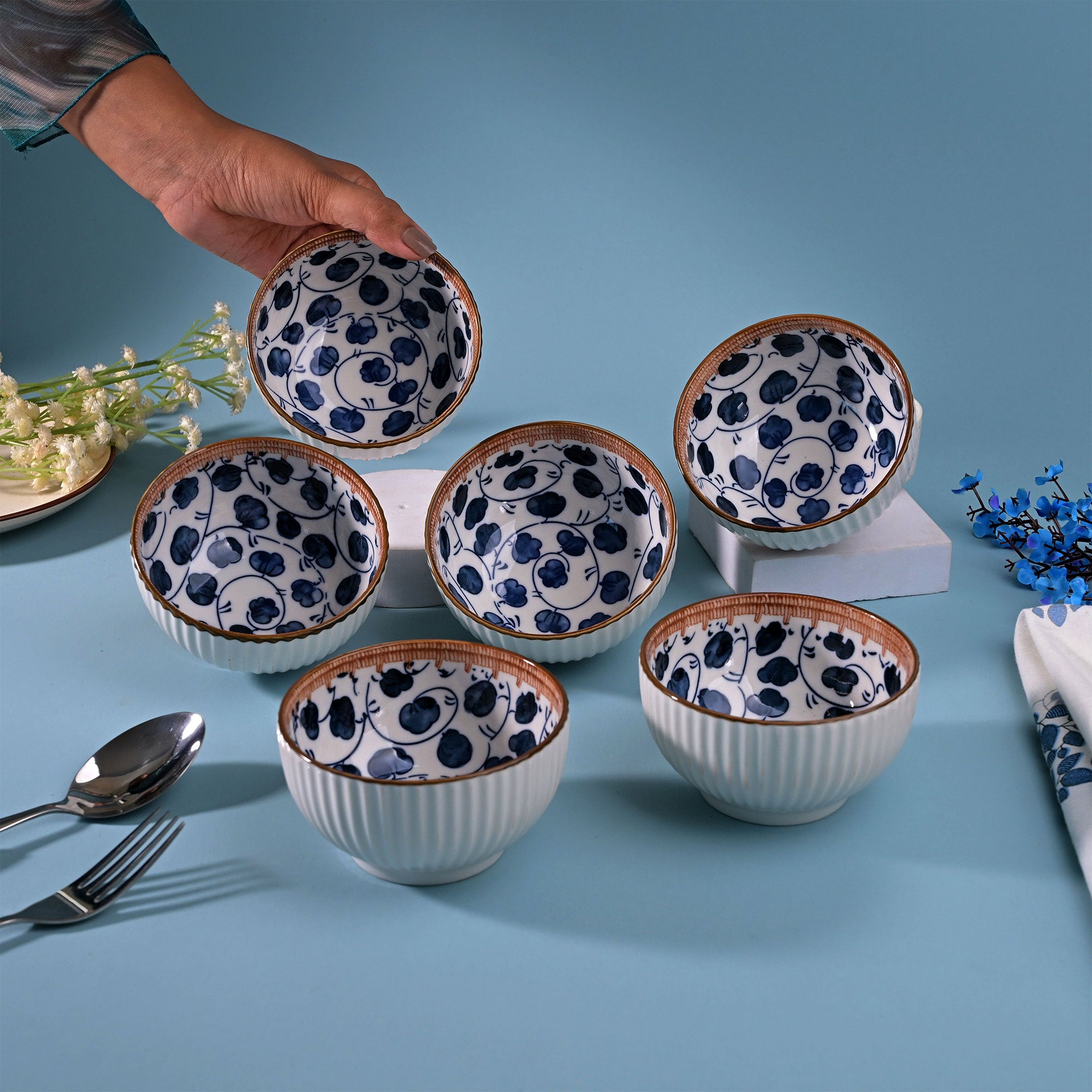 Decorative ribbed porcelain bowls set of 6

