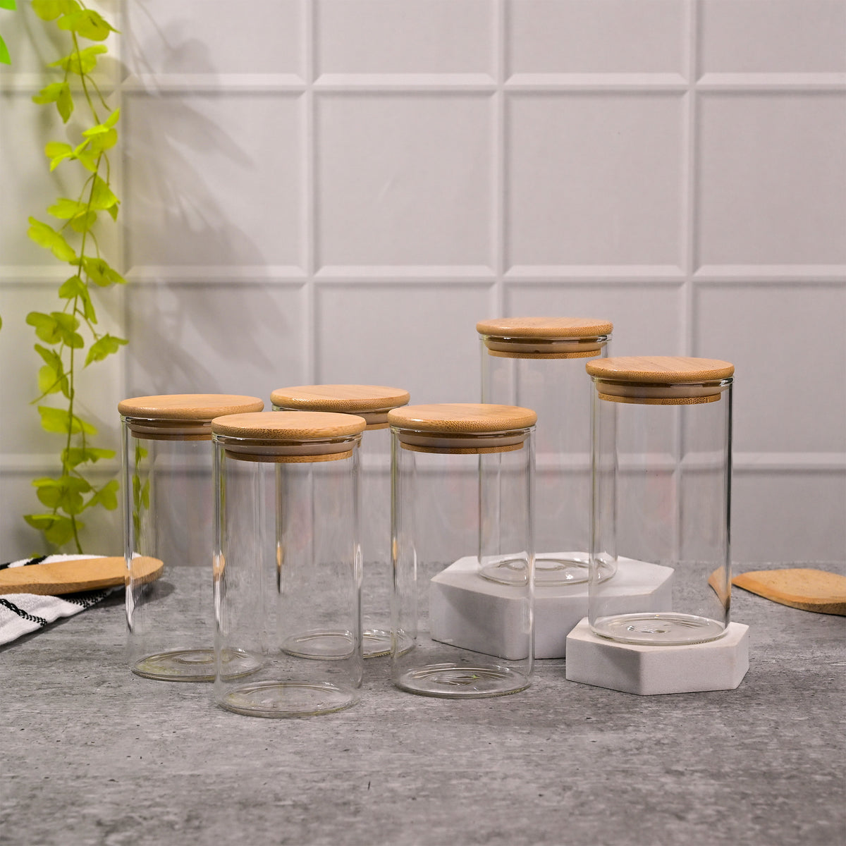 Heritage glass storage jar with wooden lid set of 6
