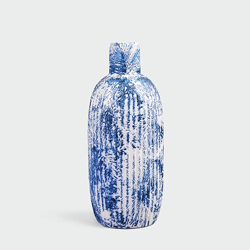 Elegant indigo ceramic vase featuring traditional patterns

