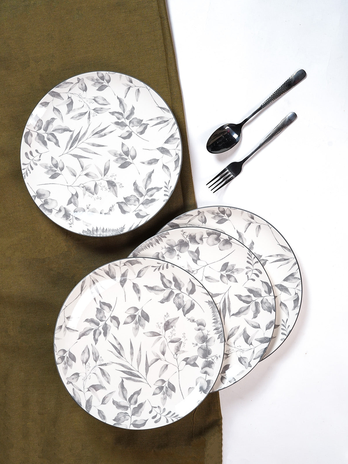 Ivory porcelain dinner plates set of 4 in 10.8-inch size