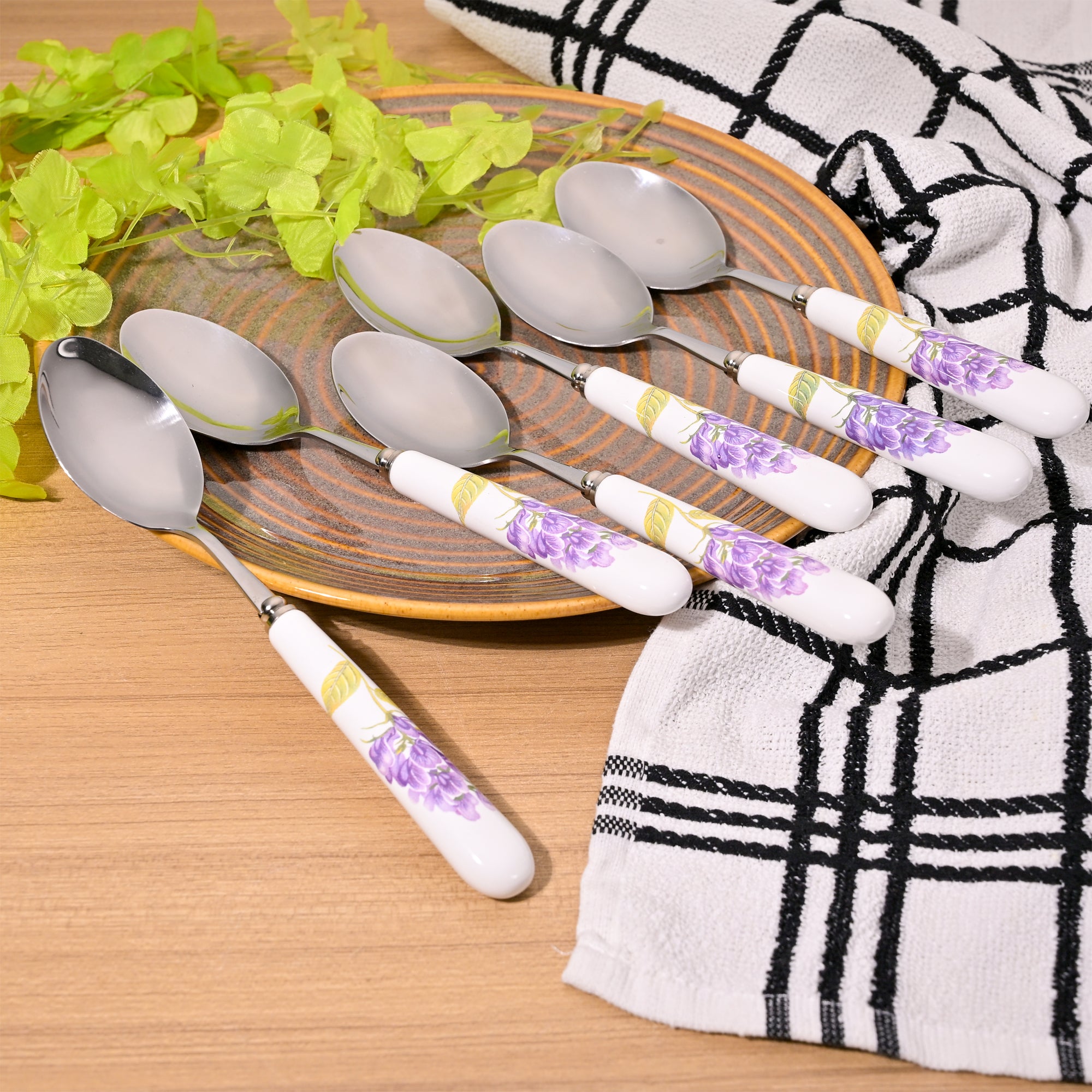 Trendy lavender spoons with ceramic handles


