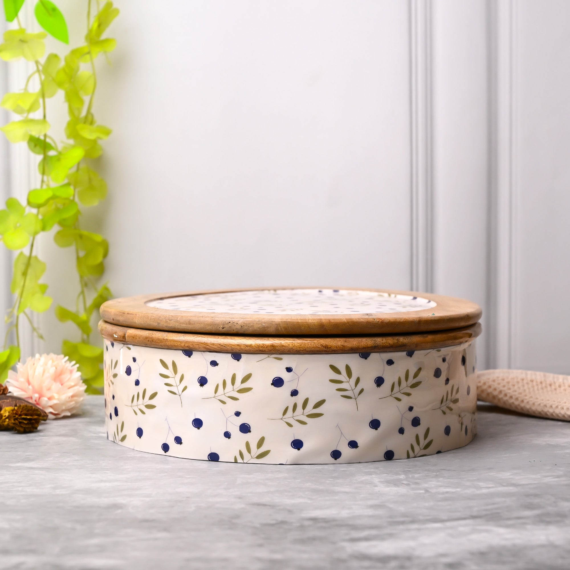 Leafy Affair smooth finished casserole with elegant design

