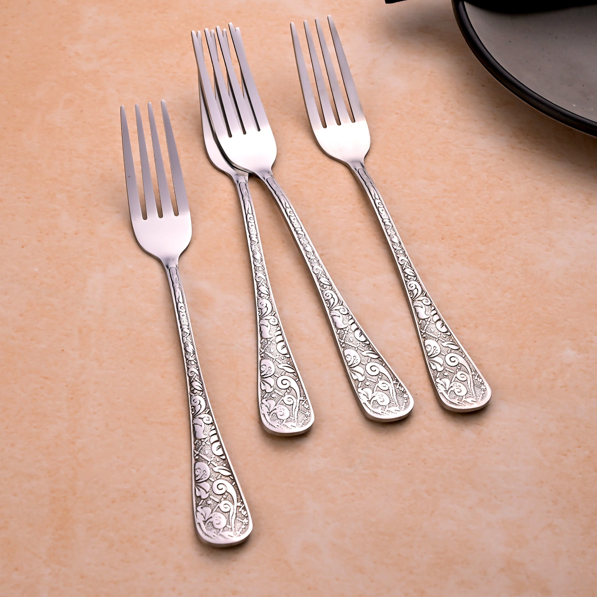 Lustre Bloom Silver Fork Set – Elegant Design for Modern Tableware

