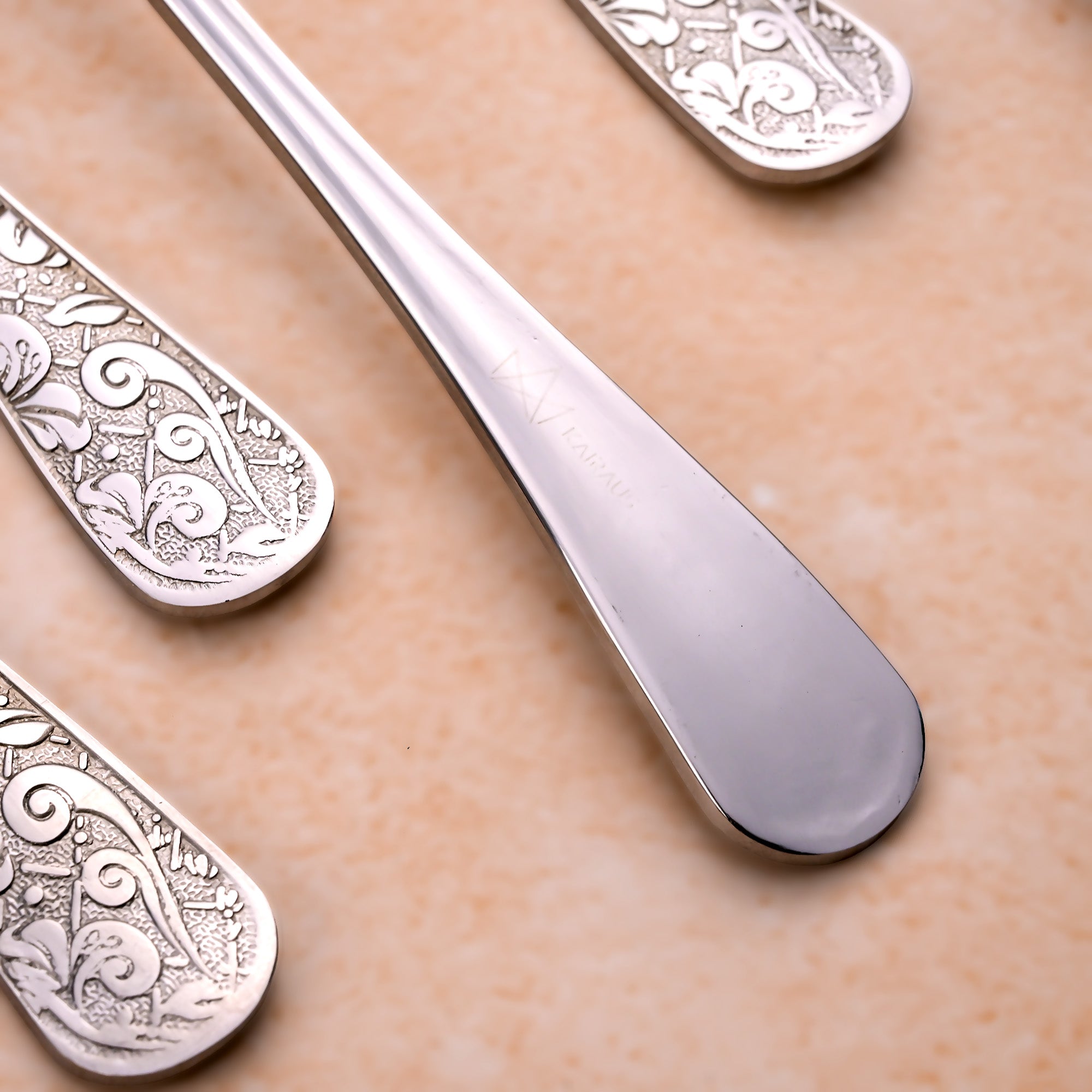 Lustre Bloom Silver Forks – Decorative Design for Stylish Table Settings

