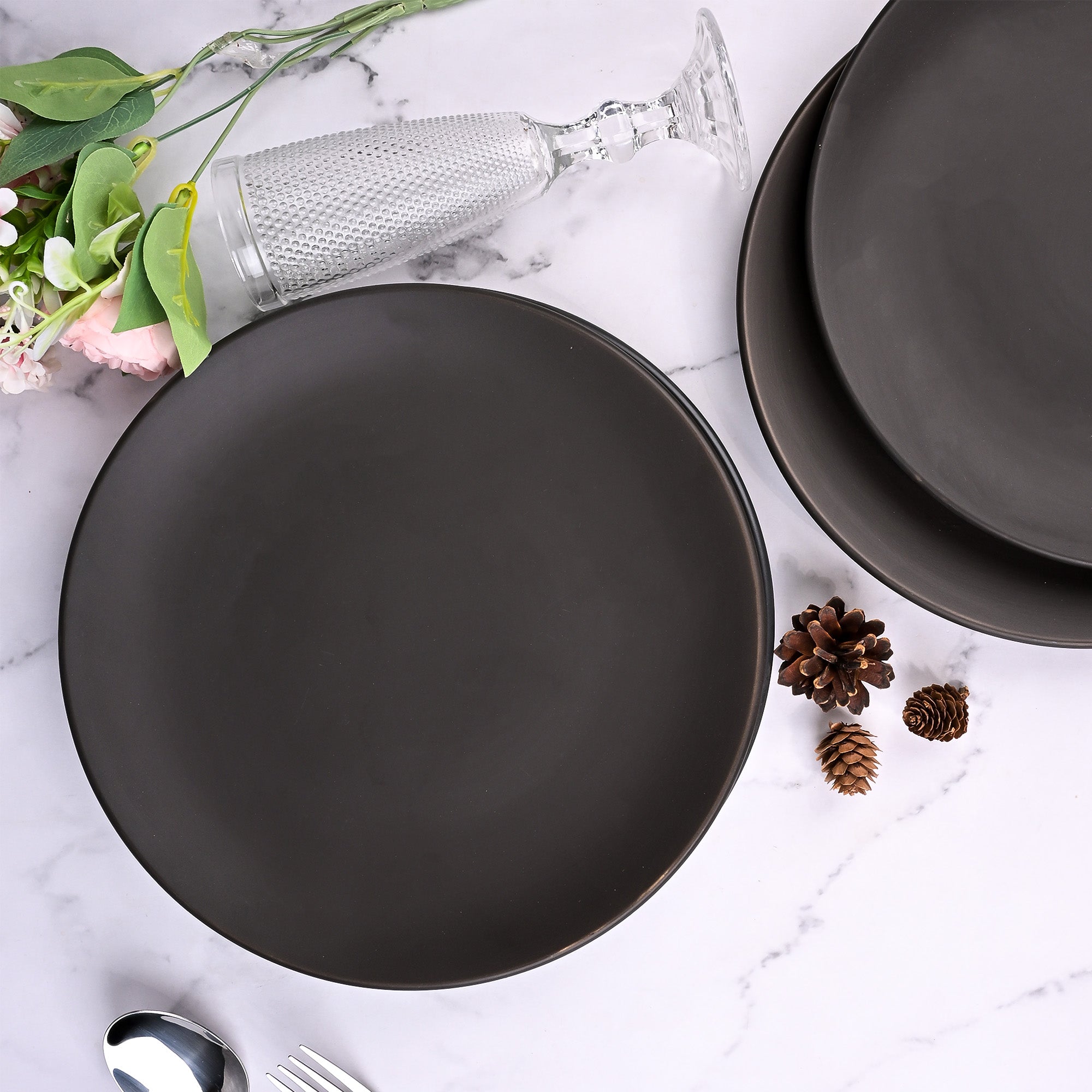 Matte black ceramic serving plates set of 2

