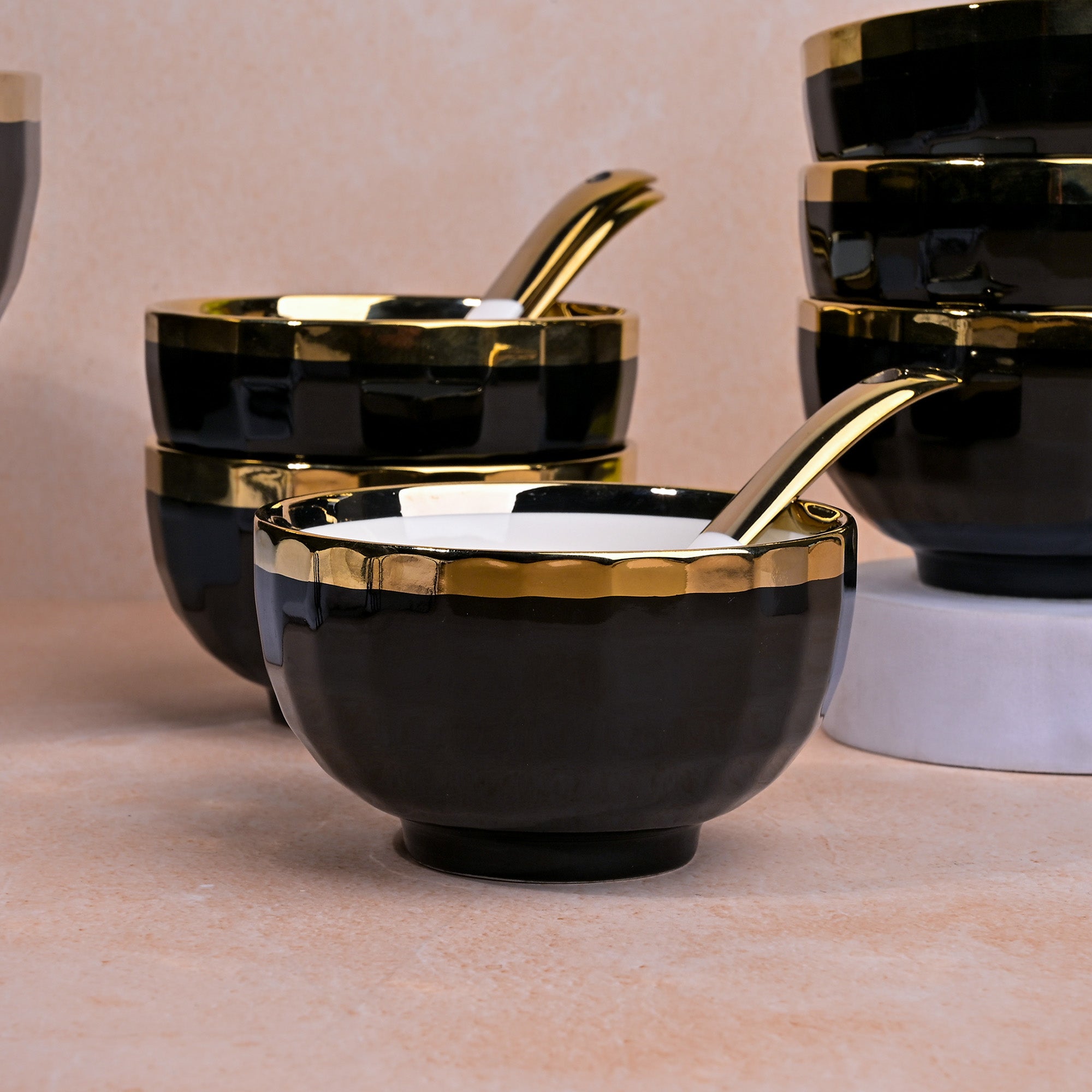 Elegant midnight gold porcelain bowls

