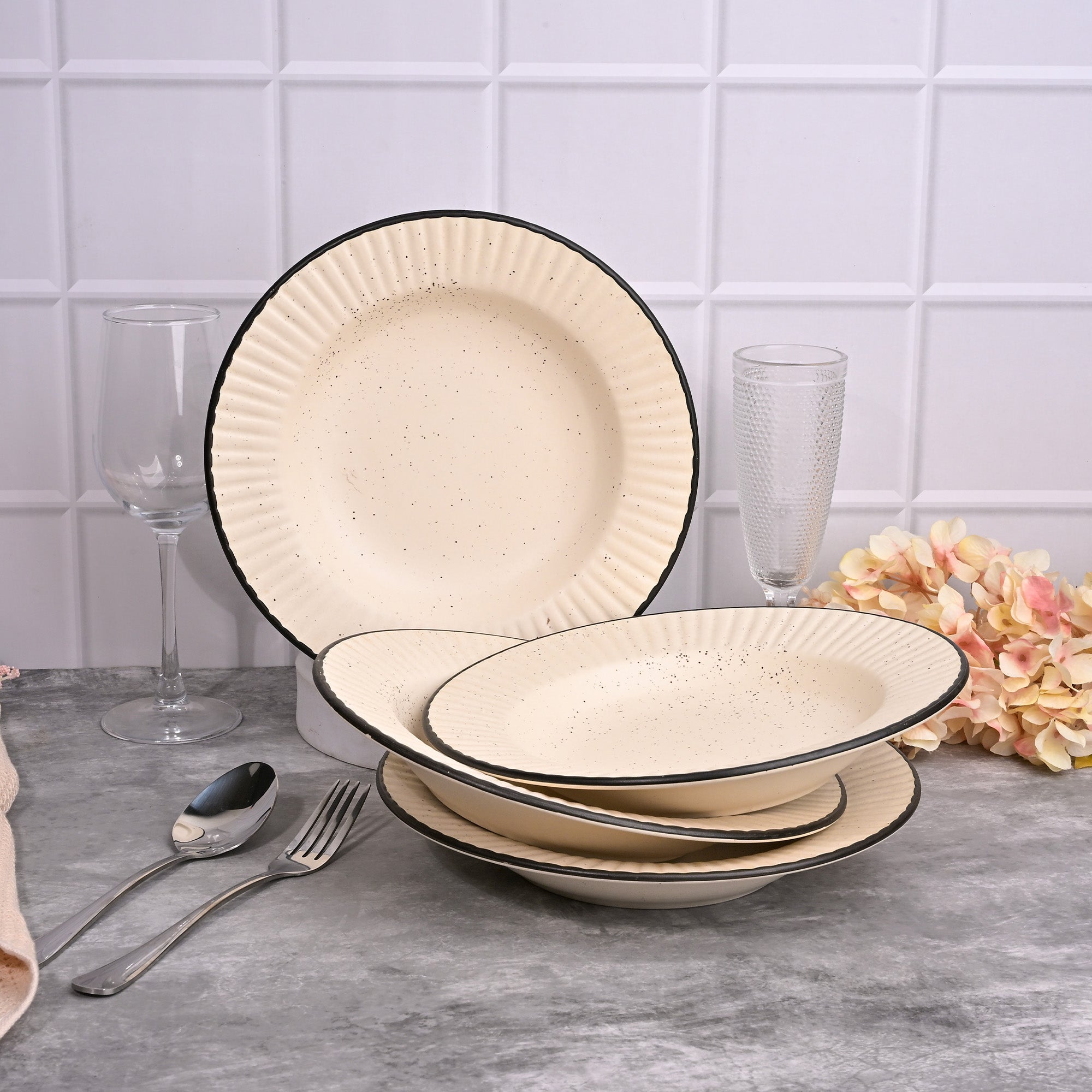 Off-white and black ceramic snack plates set of 4 