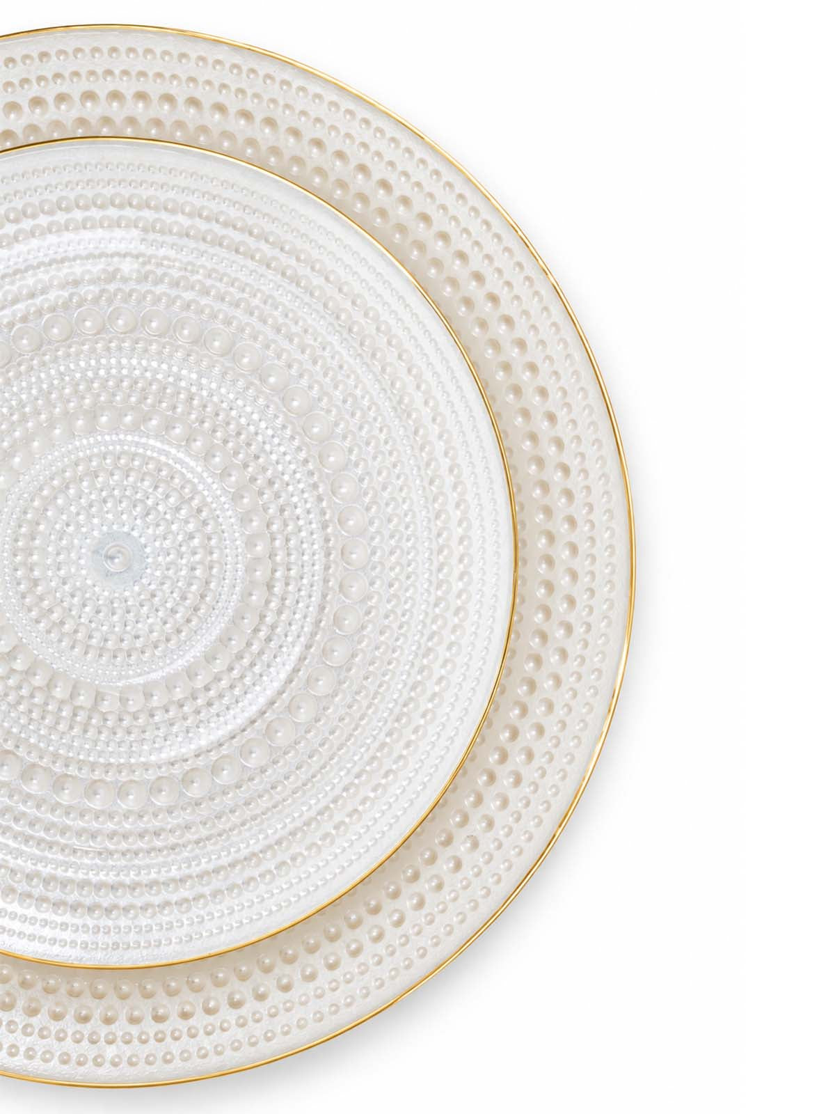 Pearlwave Real Gold Dinner Set highlighting its sophisticated finish

