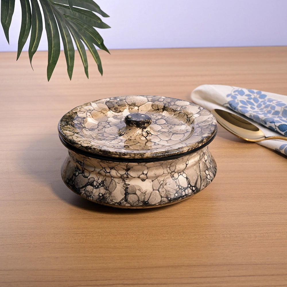 Elegant ceramic baking dish with matching cover

