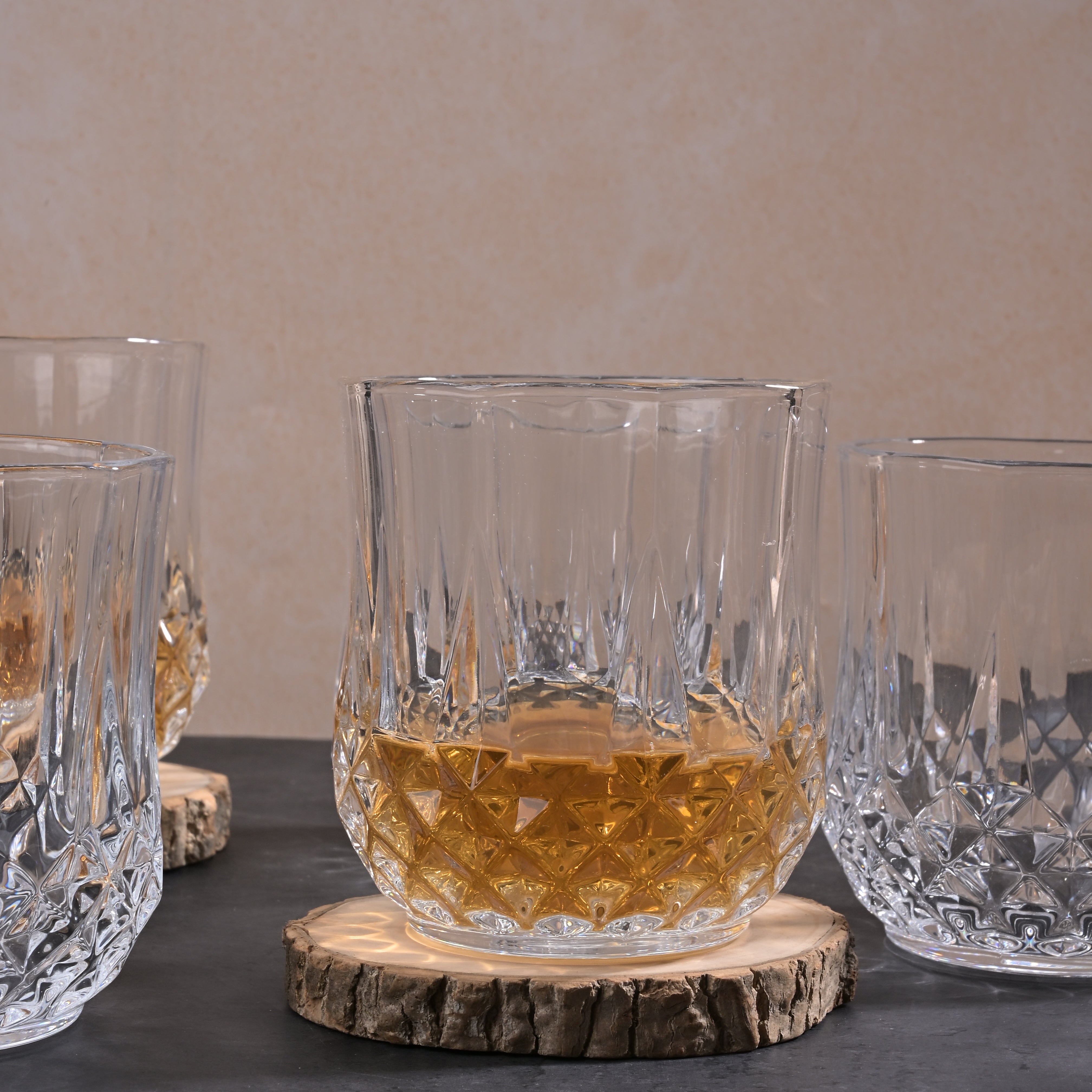 Stylish Radiant Glass Set

