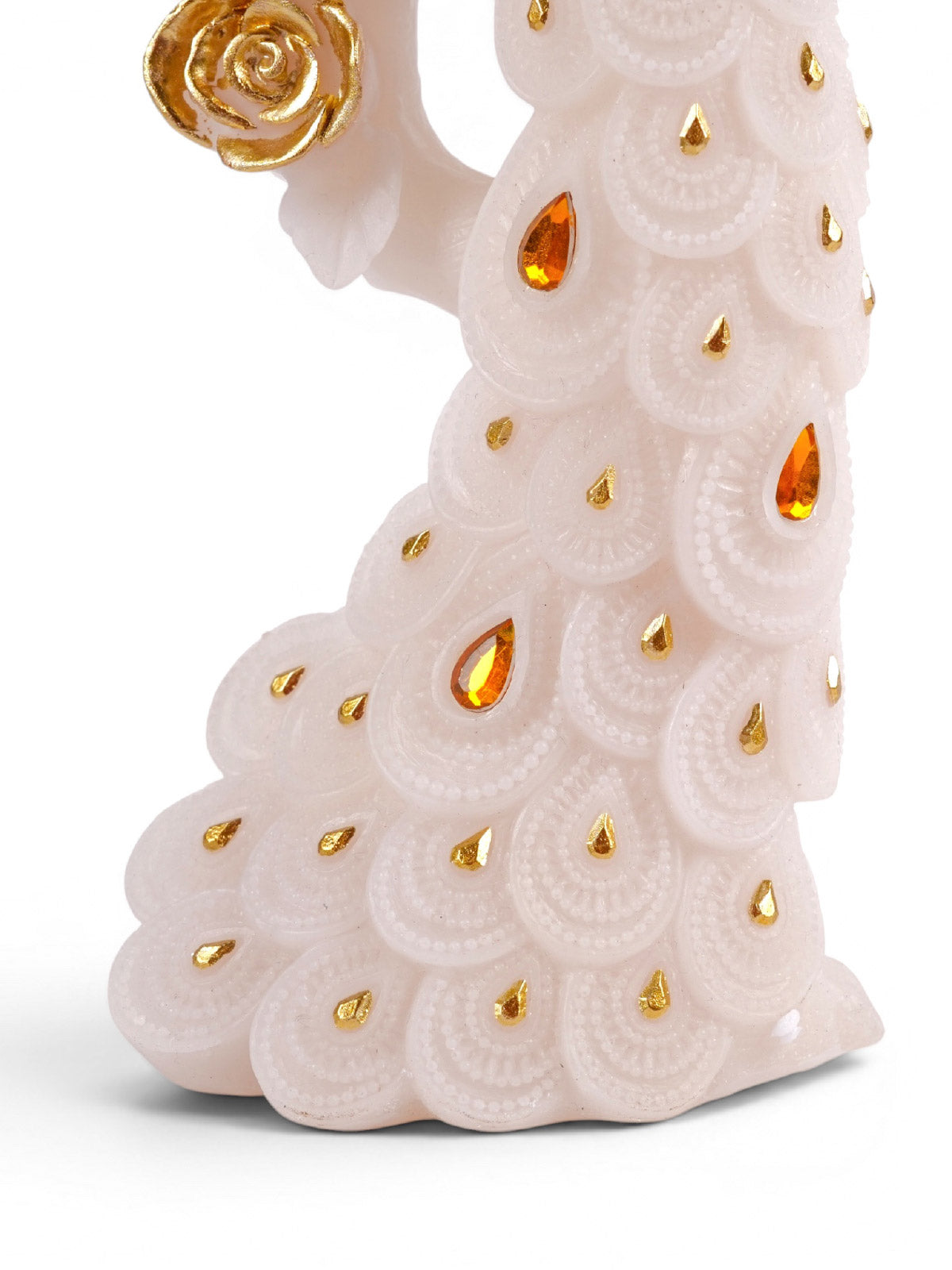 Shwet peacock figurine in a soft white finish

