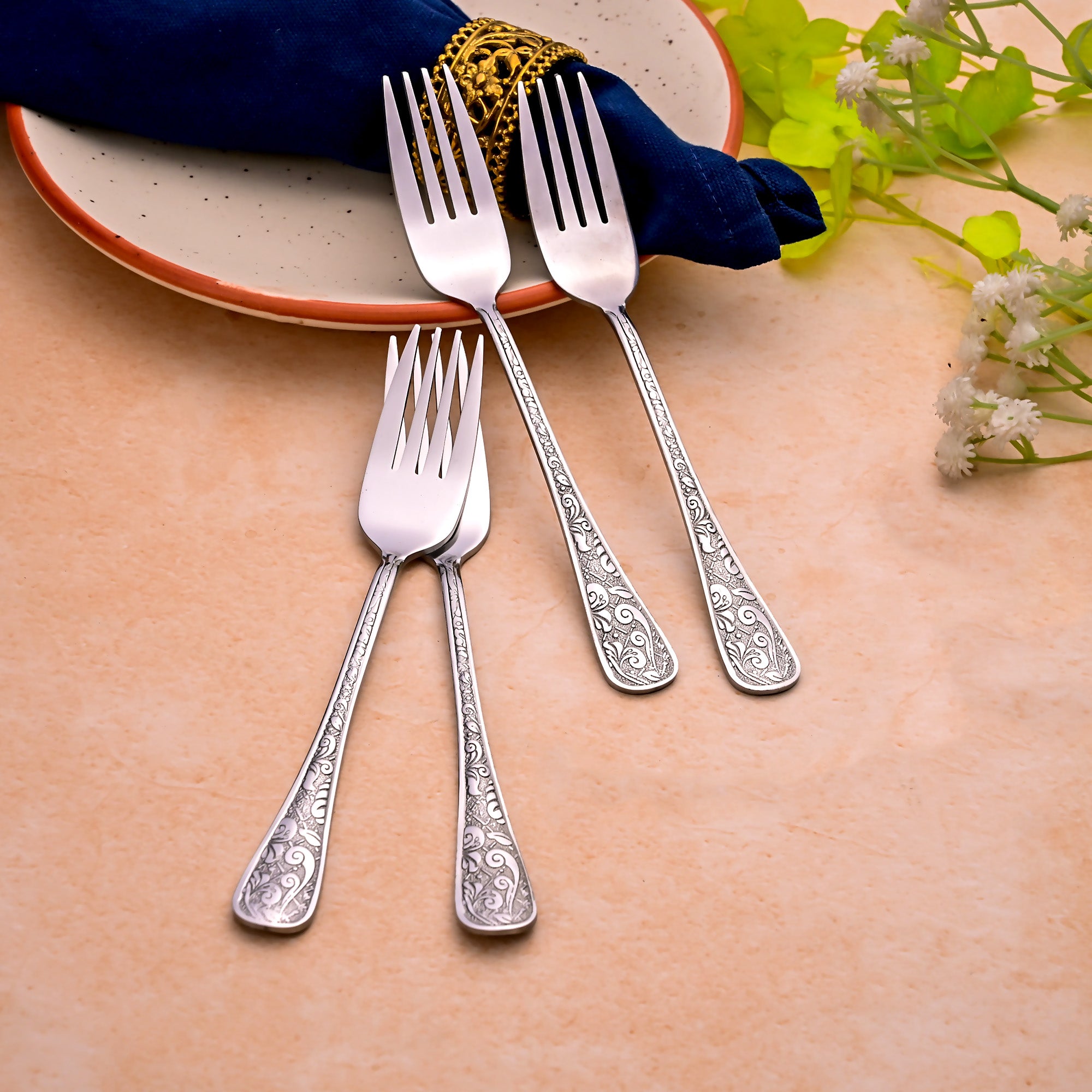 Silver Aura Dessert Forks – Close-Up View of Elegant Fork Design


