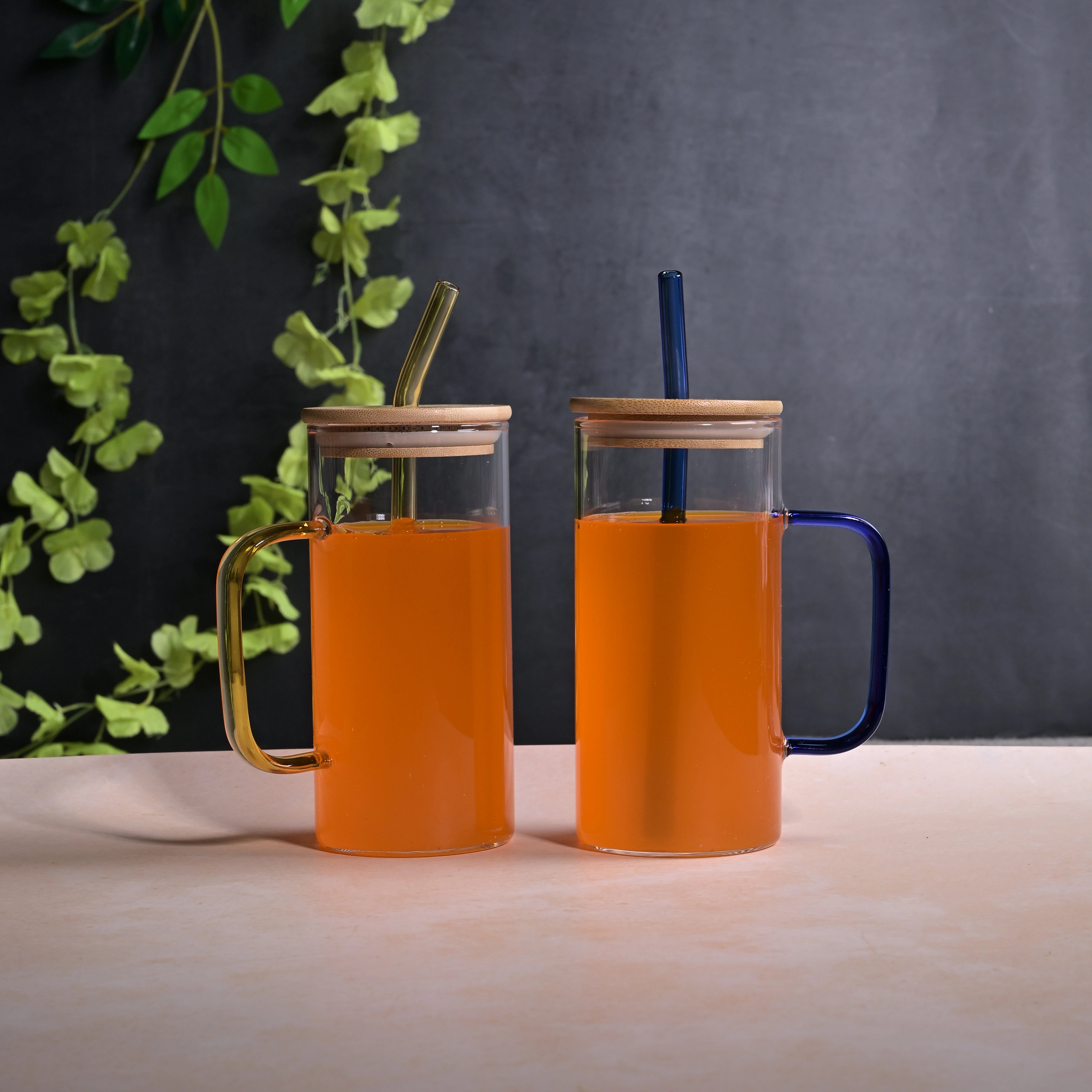 Sipper glasses with wooden lids set of 2

