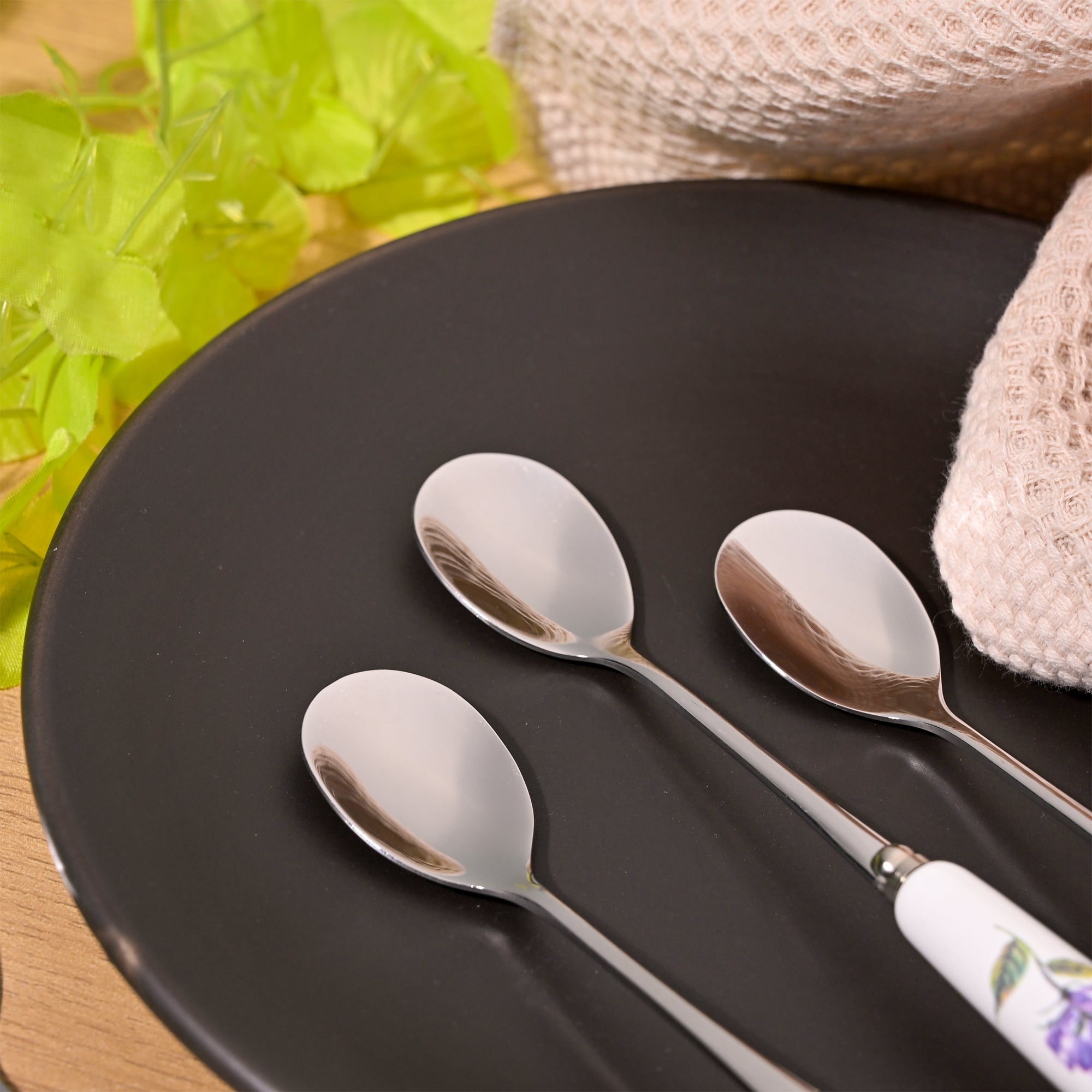 Lavender bloom dessert spoon set

