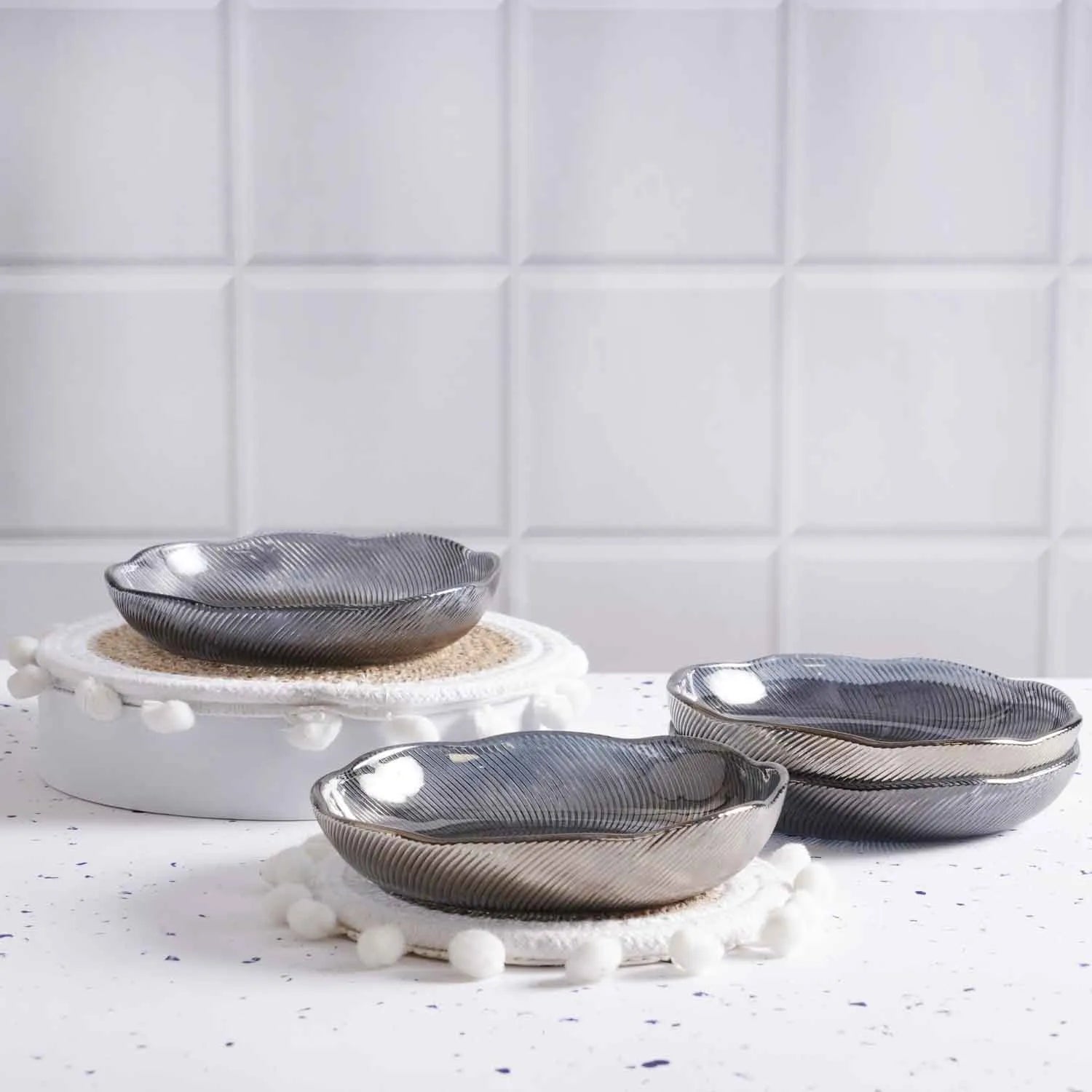 Glass bowls for snacks and desserts

