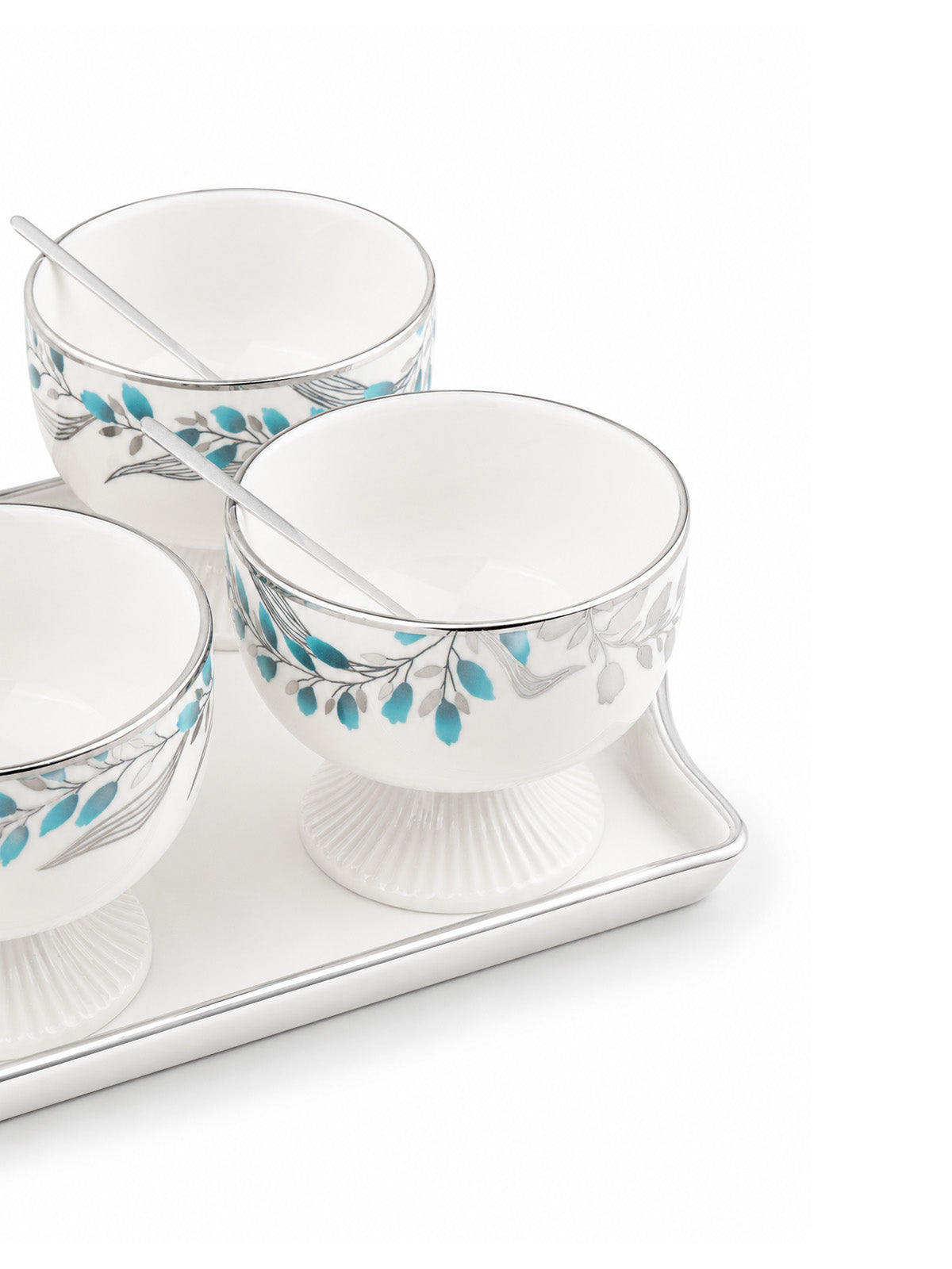 Stylish dessert serving bowls

