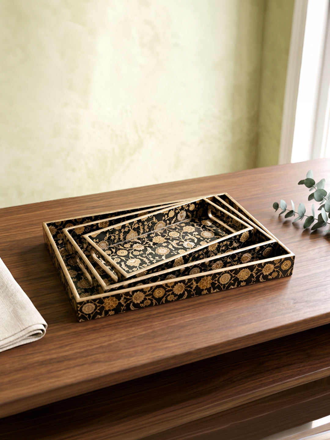 TRAYS