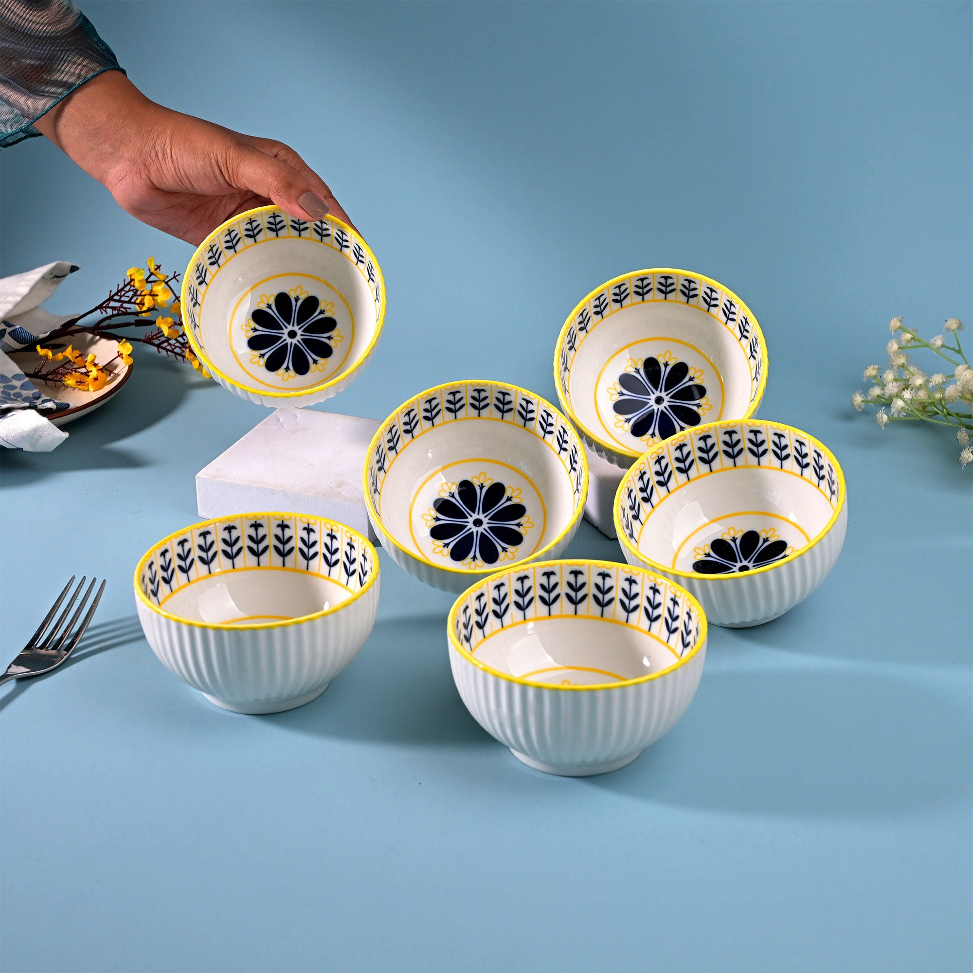 Floral design porcelain bowls set of six

