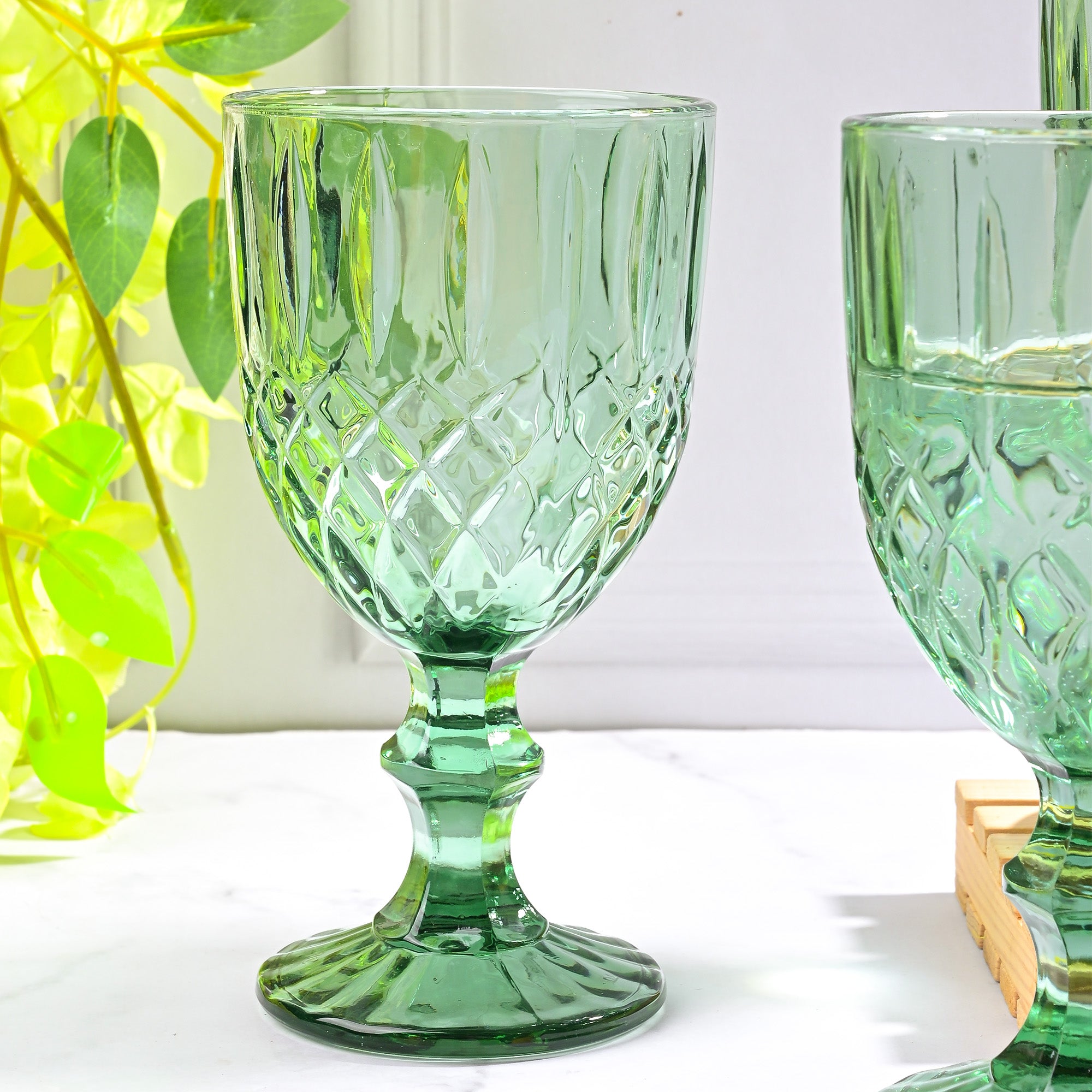 Vintage diamond patterned drinking glasses set of 2




