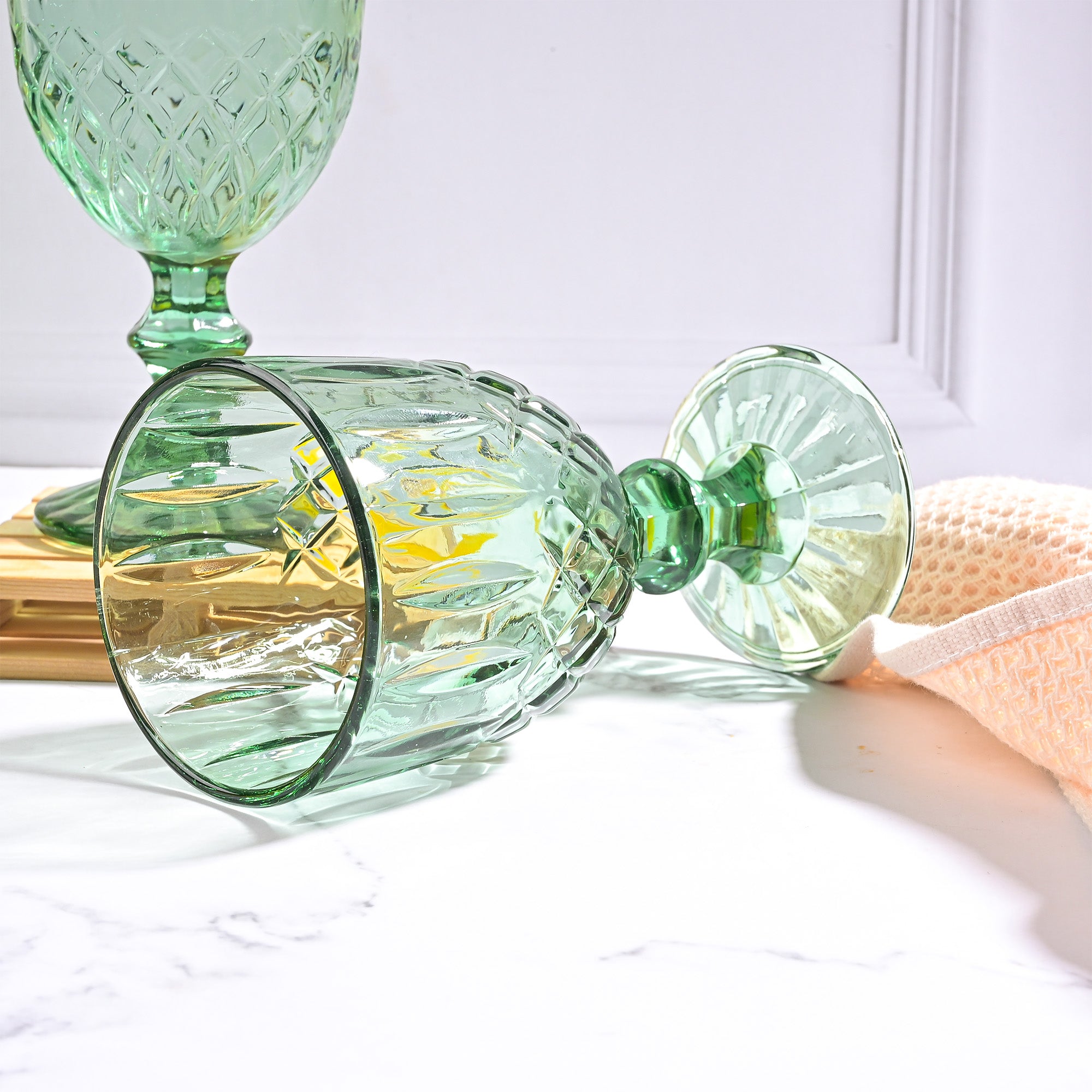 Decorative vintage diamond cut glass set of 2

