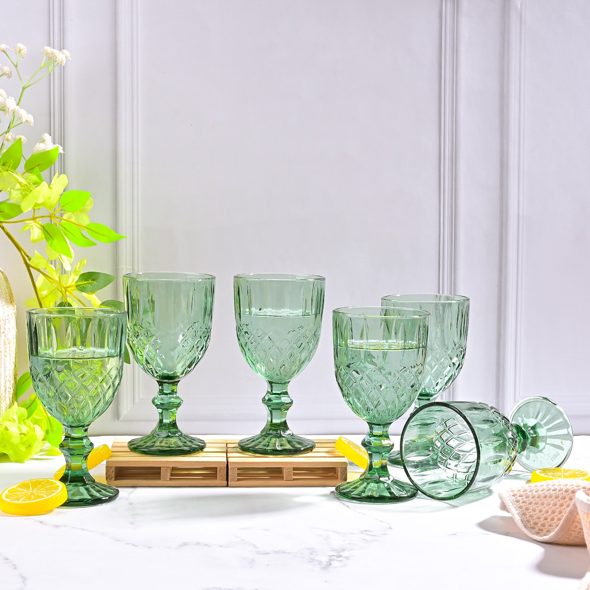 Vintage diamond detailing glass set of 6

