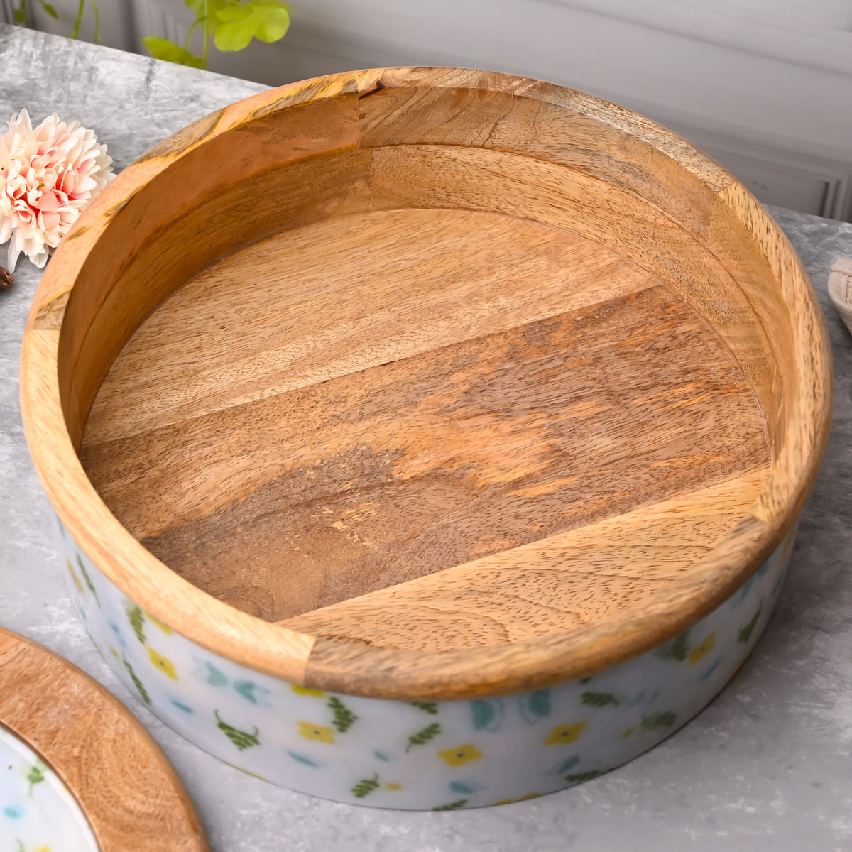 Elegant casserole box with premium textured finish

