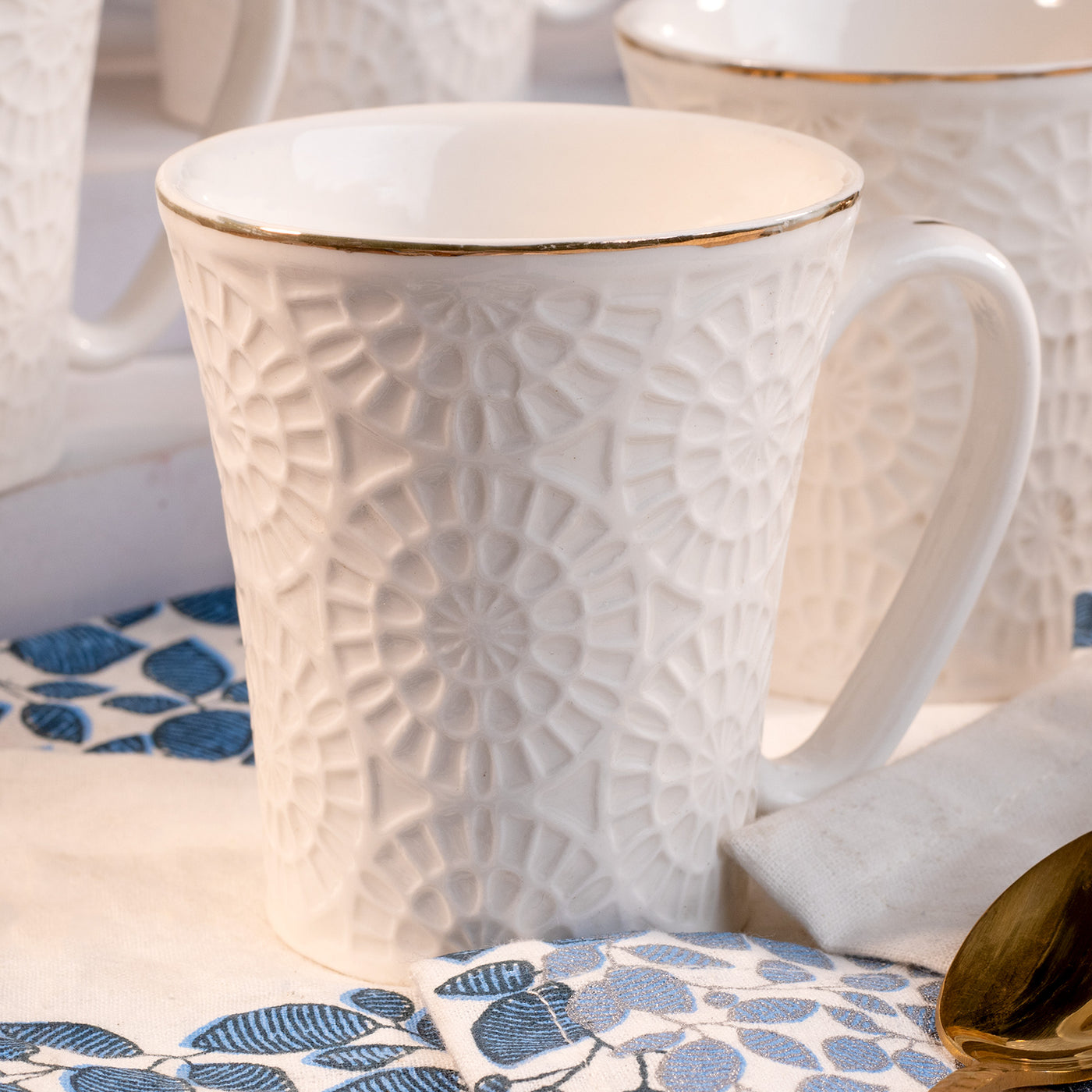 Embossed Pure White Tea Cups