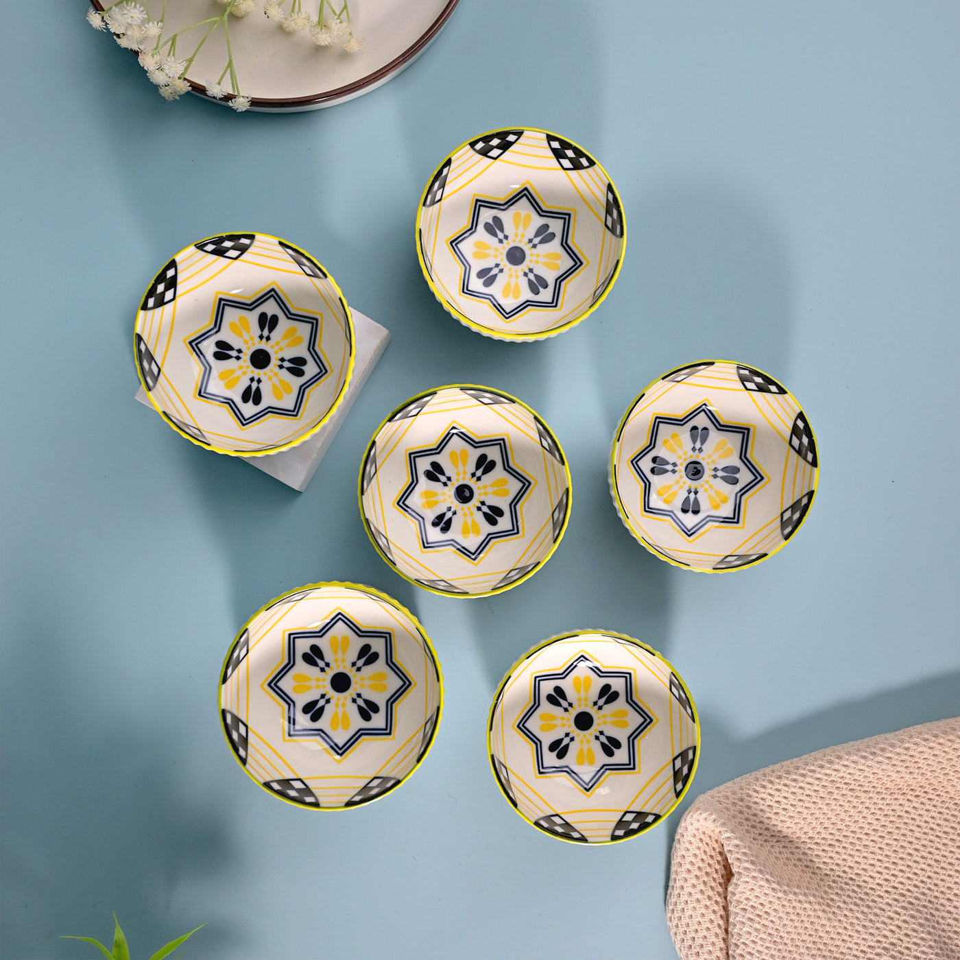 Artistic Porcelain Shiny Bowl Sets