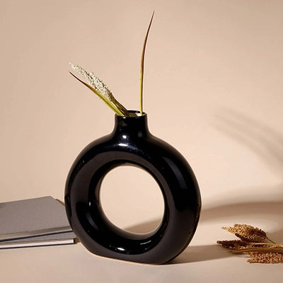 Black Donut Ring Vase