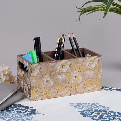 Roses Motif Pen Stand